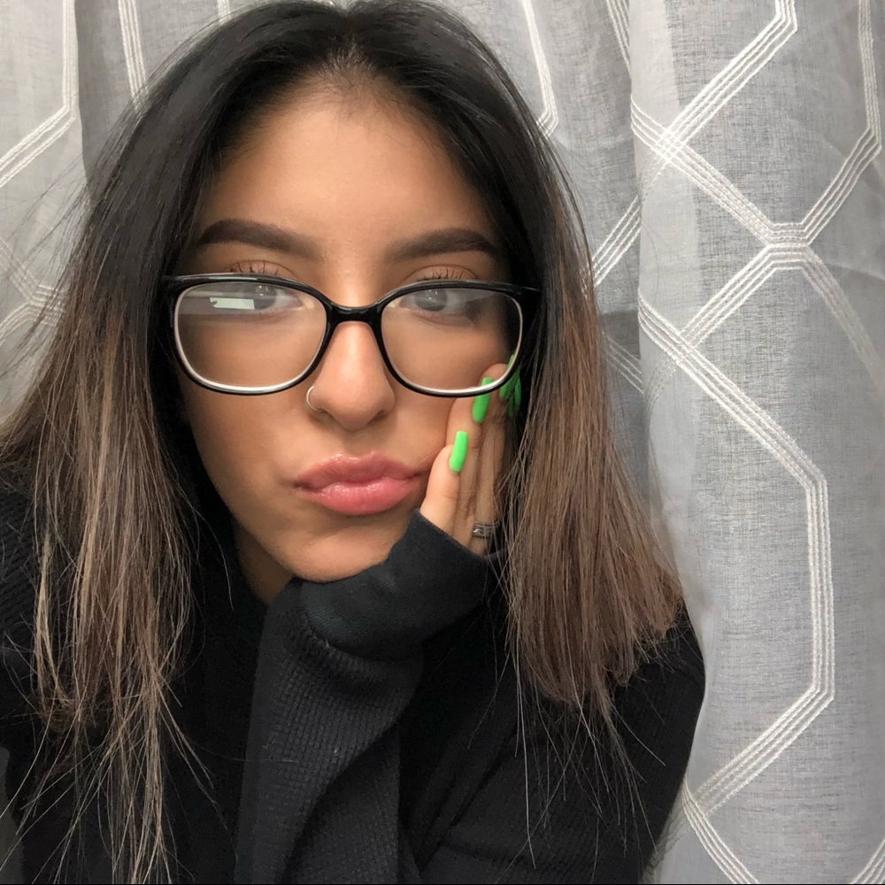 Meet your Posher, Lorelei